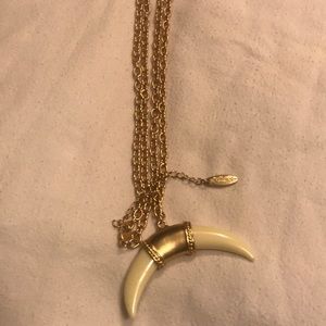 Women’s necklace NEW. Boutique